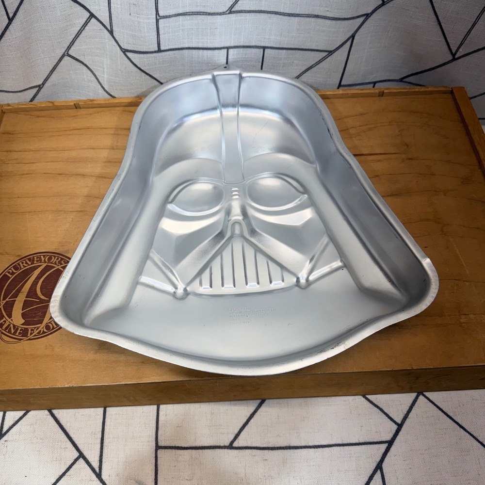 Vintage 1980 Wilton Star Wars Darth Vader Cake Pan Aluminum 502-1409 Lucasfilm